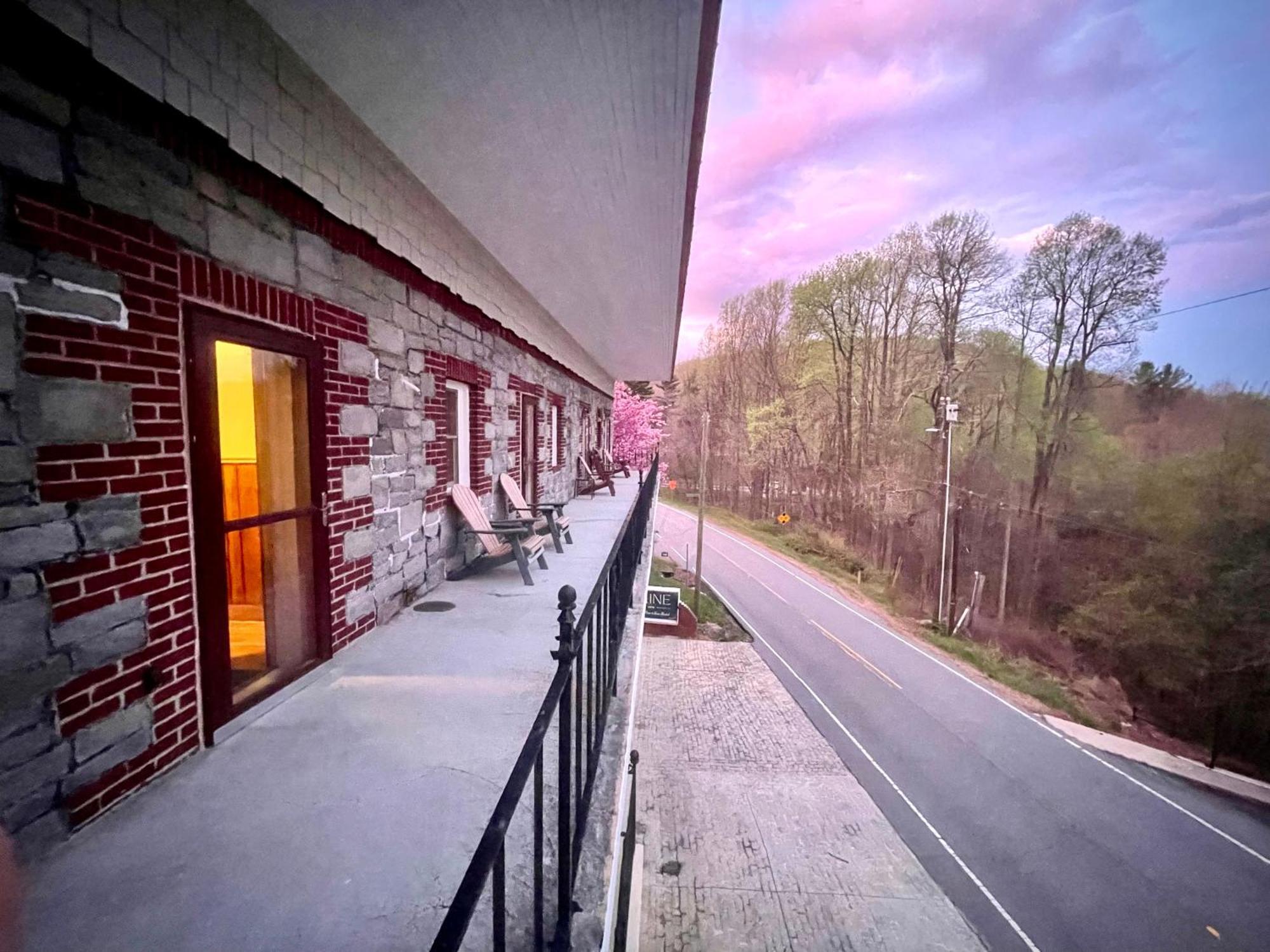 Inn Skyline Village
